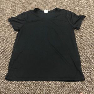 black athletic shirt